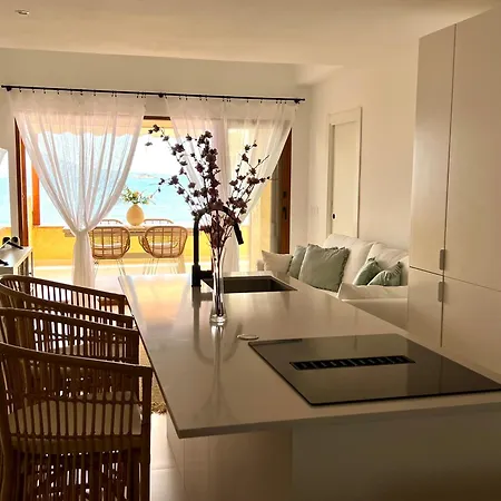 Luxury Altea, Beachfront Appartement